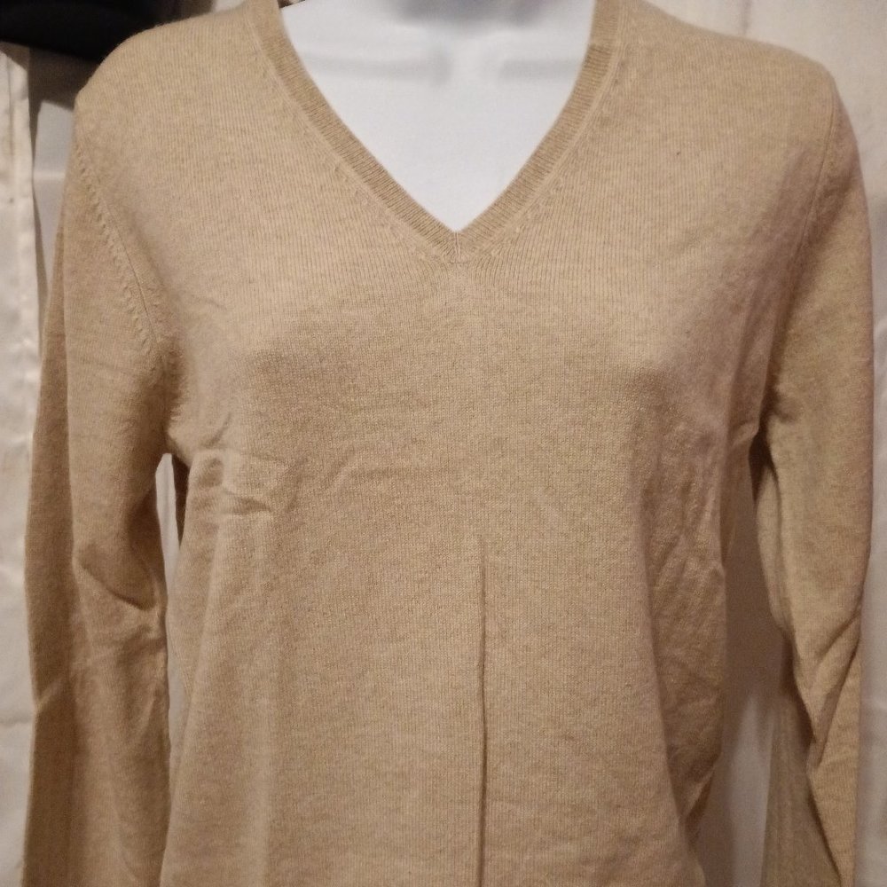 Saks fifth avenue beige khaki cashmere sweater